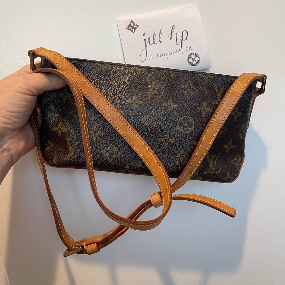 Louis Vuitton Trotteur Monogram Shoulder/Crossbody Bag